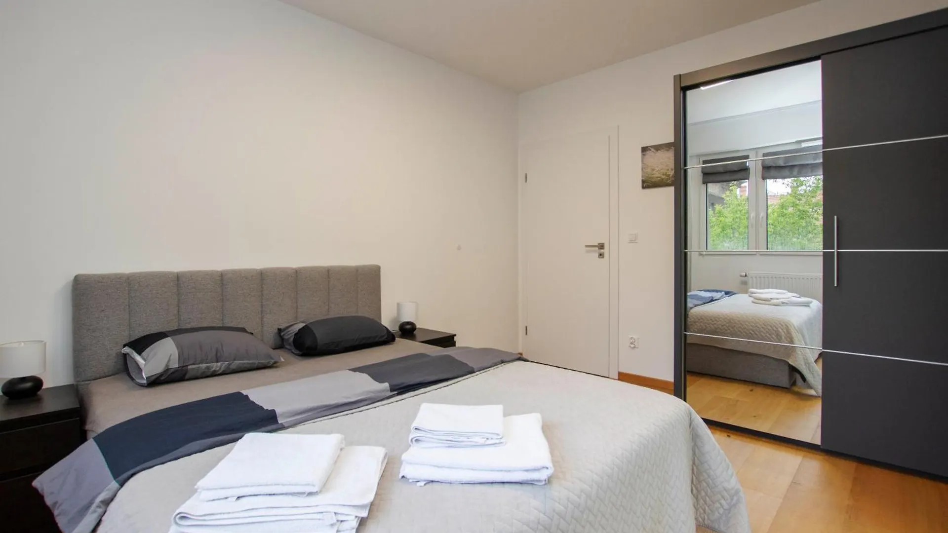 포즈난 The Bridge Company Loft 2 - 86M2 아파트 폴란드
